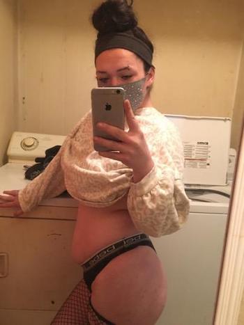 Shay, 22  female escort, Detroit