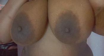 Ri Ri, 21  female escort, Detroit