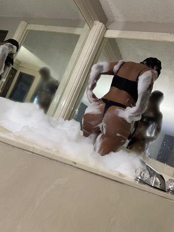 313-504-6398, 22  female escort, Detroit