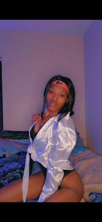 Royal , 21  female escort, Detroit