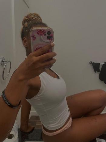 Jade, 20  female escort, Detroit