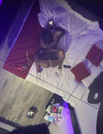 Coco, 20  female escort, Detroit
