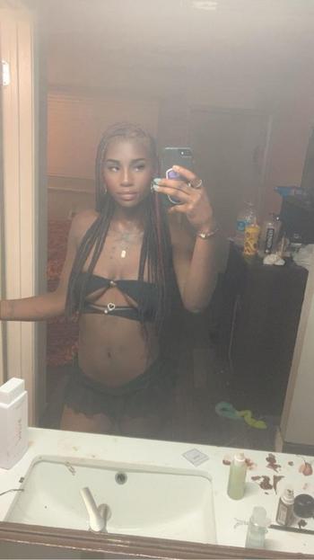 Sage, 21  female escort, Detroit