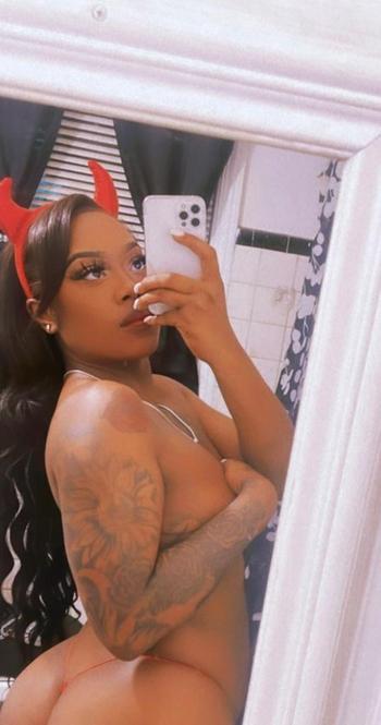 Sapphire , 25  female escort, Detroit