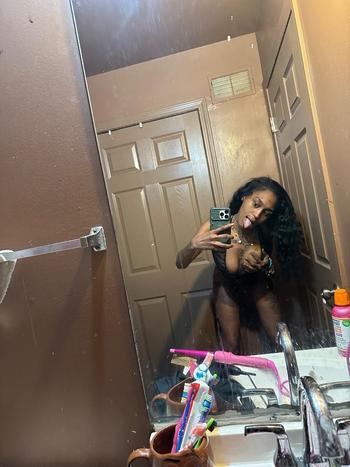 Karma, 25  female escort, Detroit