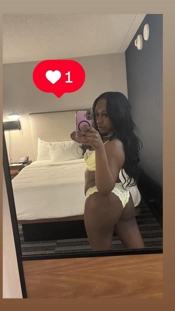 Dream, 23  female escort, Detroit